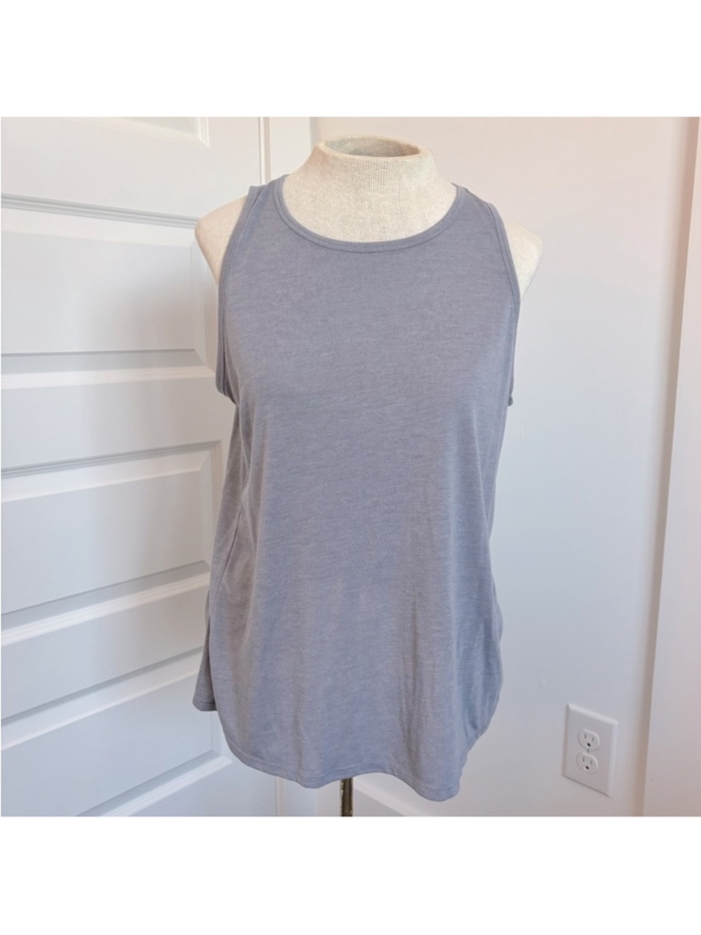 Old Navy Light Grey Open-back Activewear Top